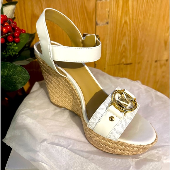 Micheal Kors high heel wedges white size 8 - Picture 1 of 3